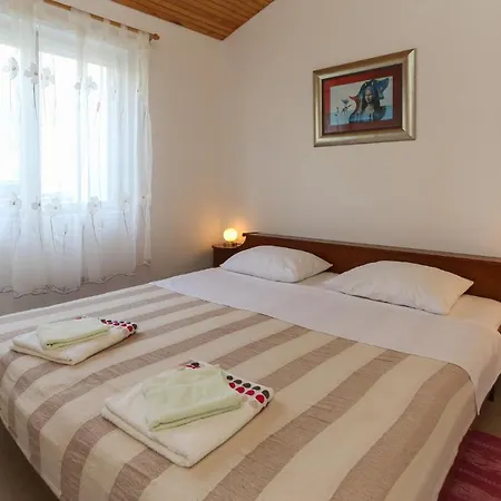 Apartment Mavarcica A4