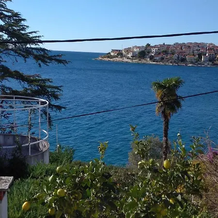 Apartment Mavarcica A4 *