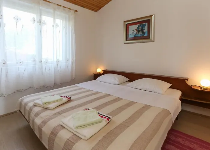 Apartment Mavarcica A4