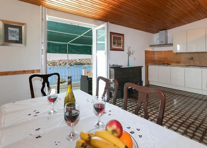 Apartment Mavarcica A4 *